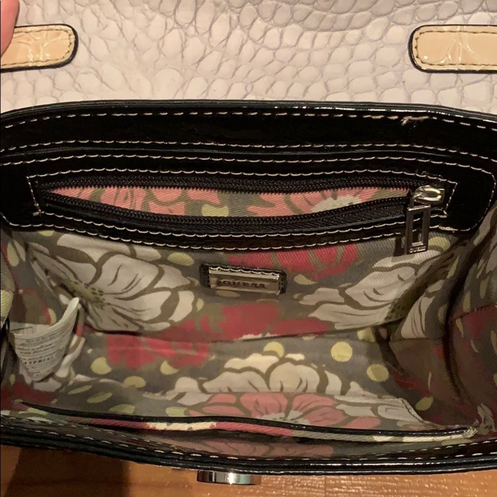 Guess Cross-body - Picture 5 of 7